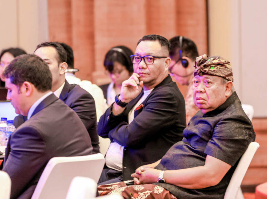 Direktur Lembaga Pengelola Dana dan Usaha Keolahragaan (LPDUK), Ferry Kono (berkaca mata). (Dok. GGN Foundation)